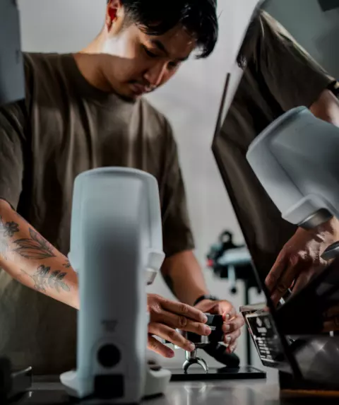 Puq press tamper on bar 24